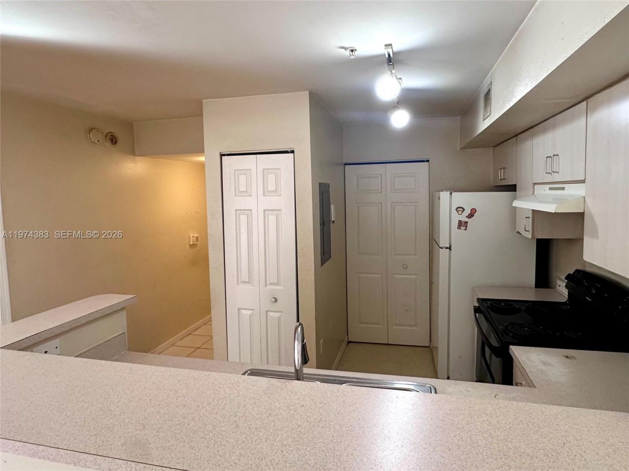 11185 SW 6th St , Unit 303, Pembroke Pines, FL 33025 Photo