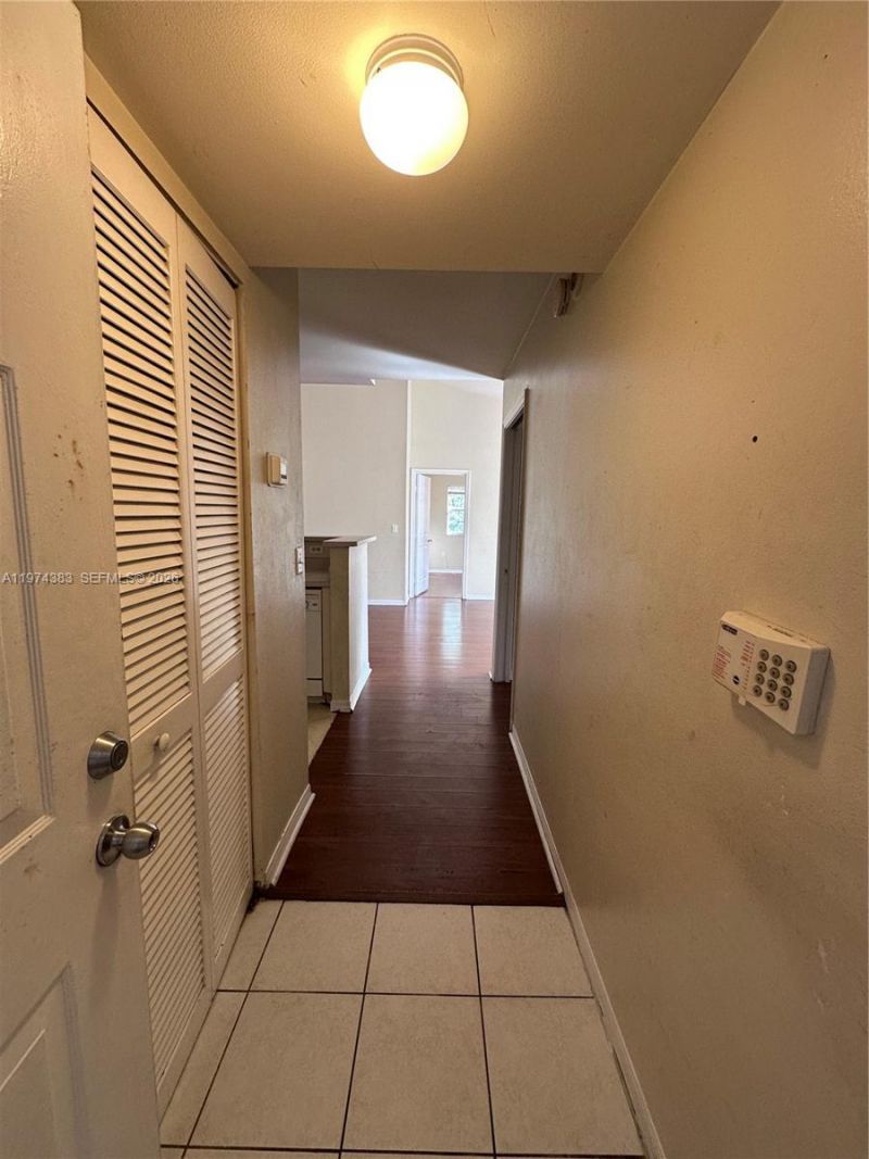 11185 SW 6th St , Unit 303, Pembroke Pines, FL 33025 Photo