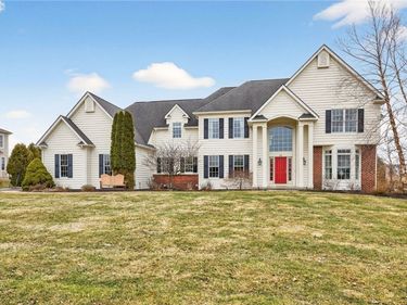 37 Amber Hill Drive, Pittsford, NY 14534