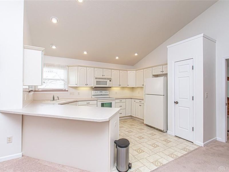 413 Golden Crossing, Eaton, OH 45320 Photo 12