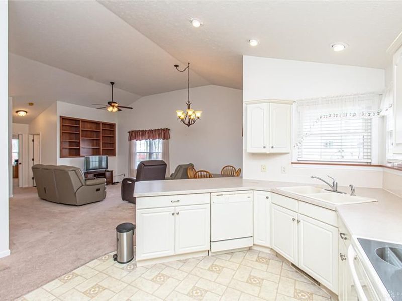 413 Golden Crossing, Eaton, OH 45320 Photo 14