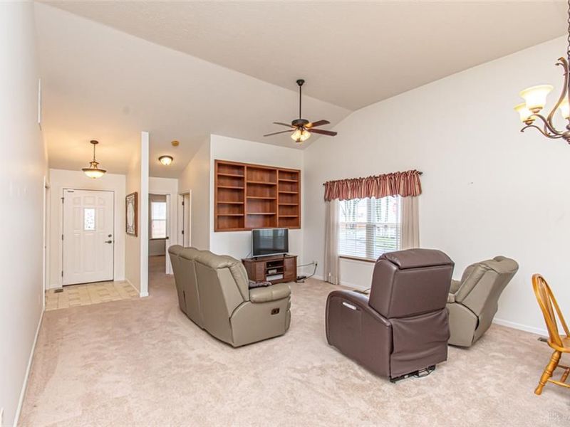 413 Golden Crossing, Eaton, OH 45320 Photo 5