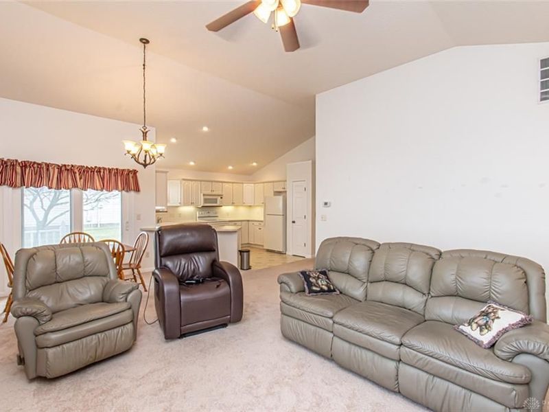 413 Golden Crossing, Eaton, OH 45320 Photo 7