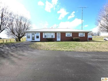 10371 Roseville Road , Glasgow, KY 42141