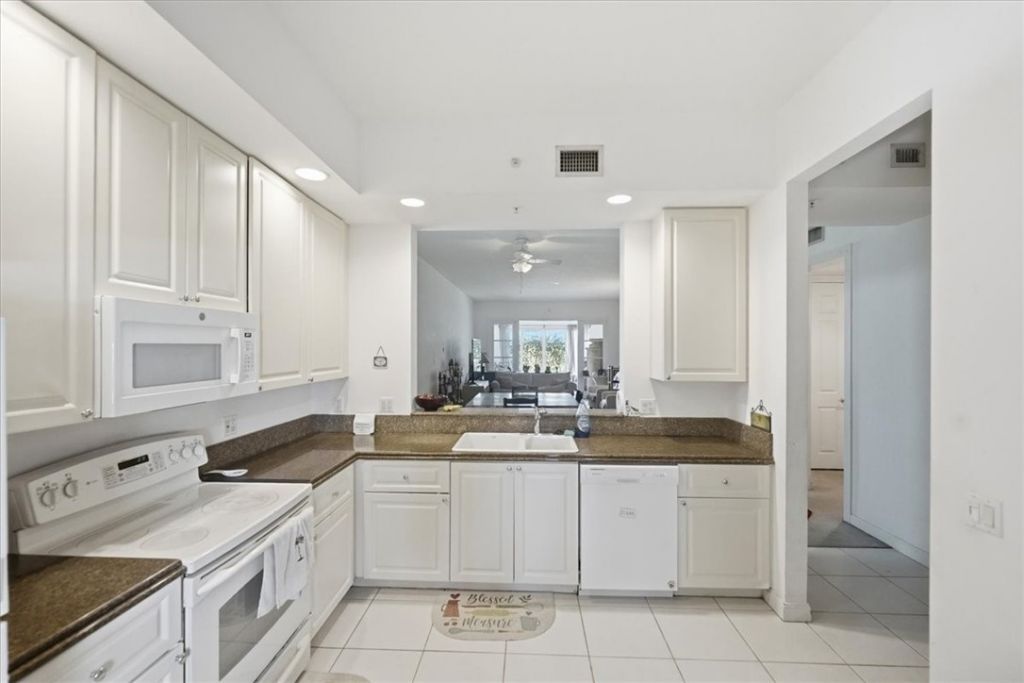 36 Harbour Isle Drive W, Unit 106, Fort Pierce, FL 34949 Photo