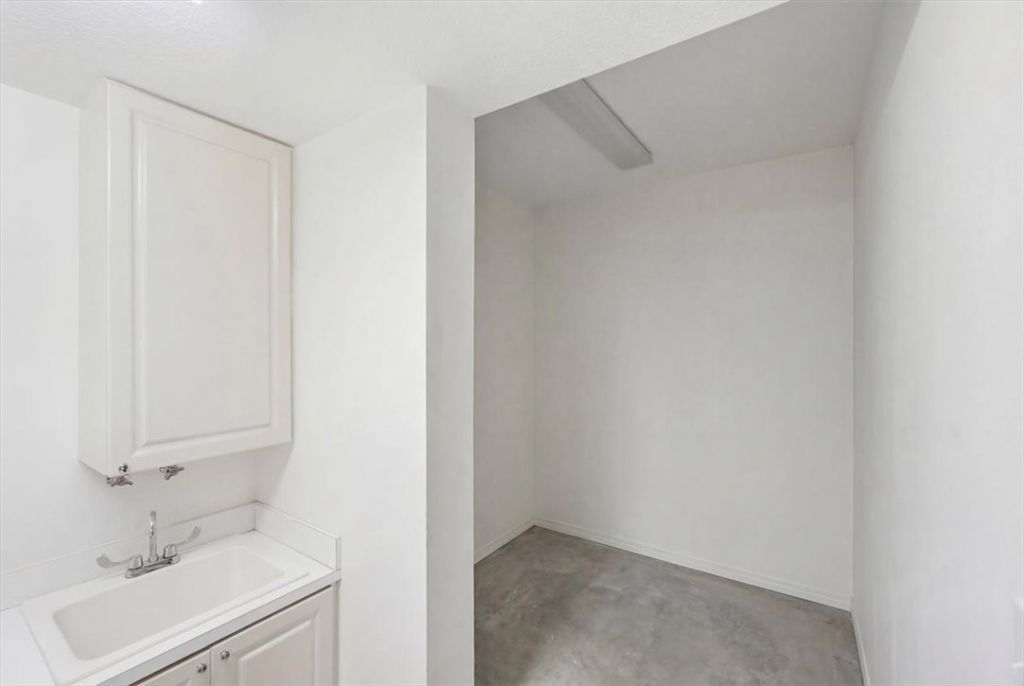 36 Harbour Isle Drive W, Unit 106, Fort Pierce, FL 34949 Photo