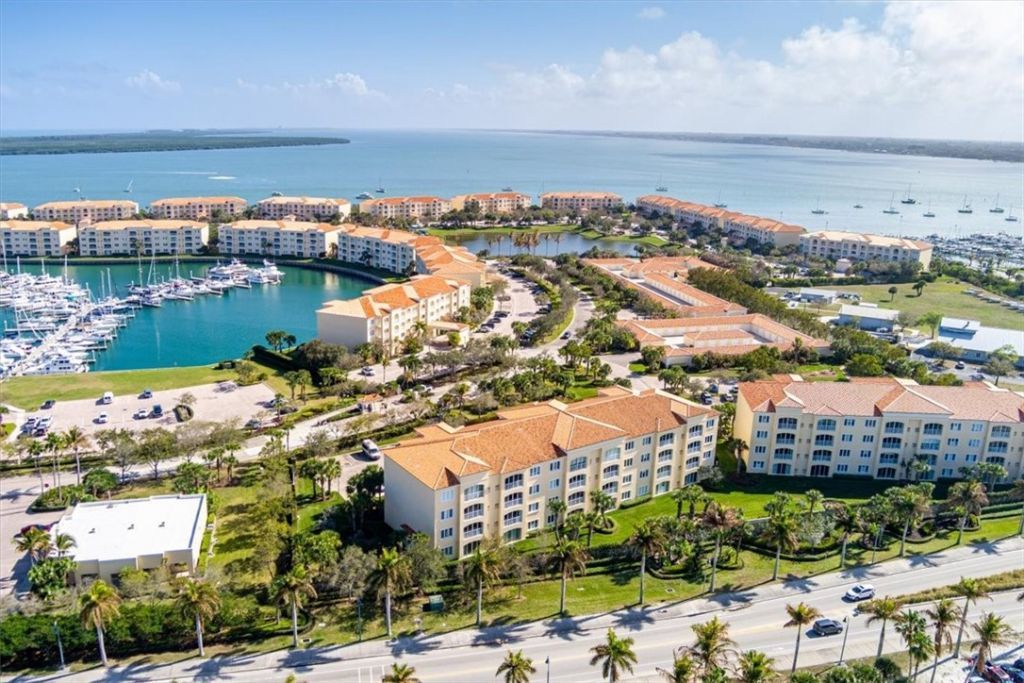 36 Harbour Isle Drive W, Unit 106, Fort Pierce, FL 34949 Photo