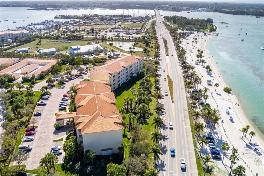 36 Harbour Isle Drive W, Unit 106, Fort Pierce, FL 34949 Photo