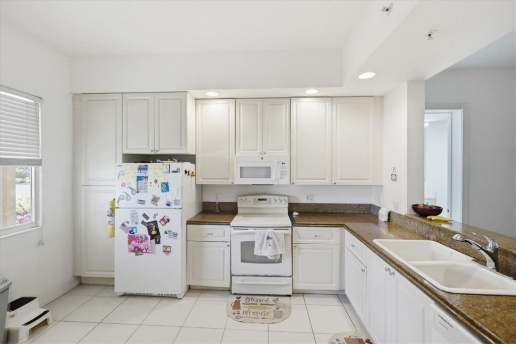 36 Harbour Isle Drive W, Unit 106, Fort Pierce, FL 34949 Photo