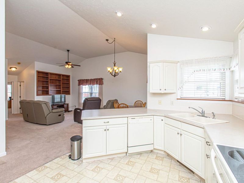 413 Golden Xing, Eaton, OH 45320 Photo 14