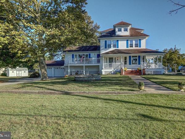 110 N RIVER DRIVE, PENNSVILLE, NJ 08070