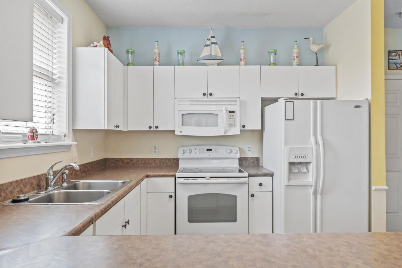 5825 Catalina Dr. Photo 14