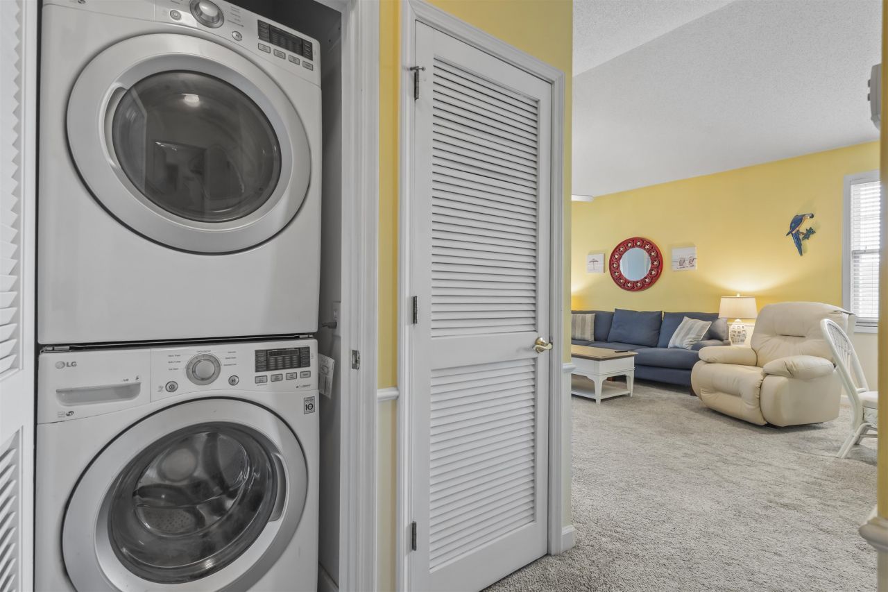 5825 Catalina Dr. Photo 32