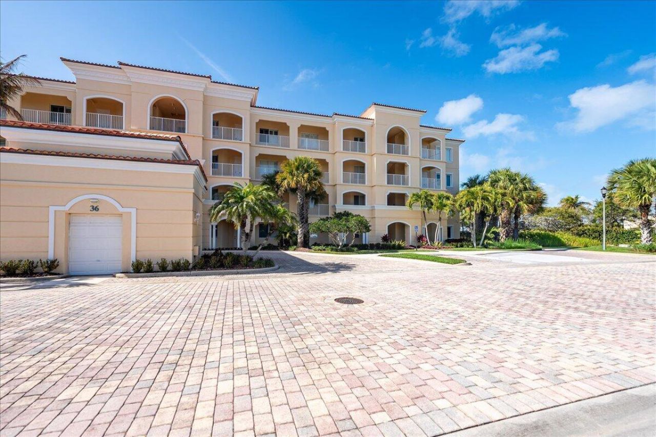 36 Harbour Isle Drive W, Unit 106, Fort Pierce, FL 34949 Photo