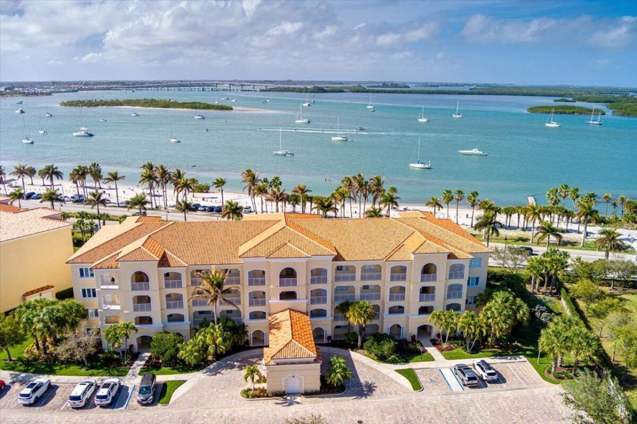 36 Harbour Isle Drive W, Unit 106, Fort Pierce, FL 34949 Photo