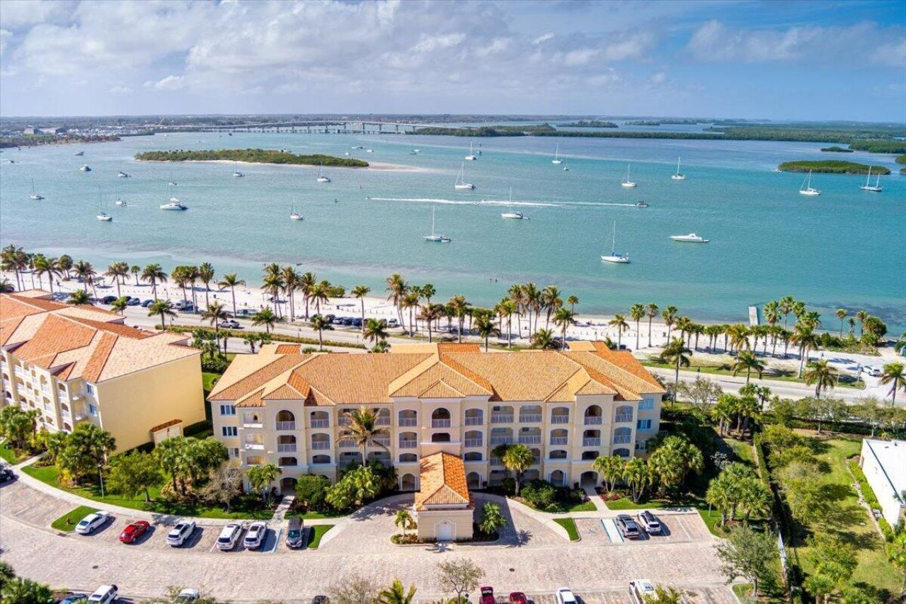 36 Harbour Isle Drive W, Unit 106, Fort Pierce, FL 34949 Photo