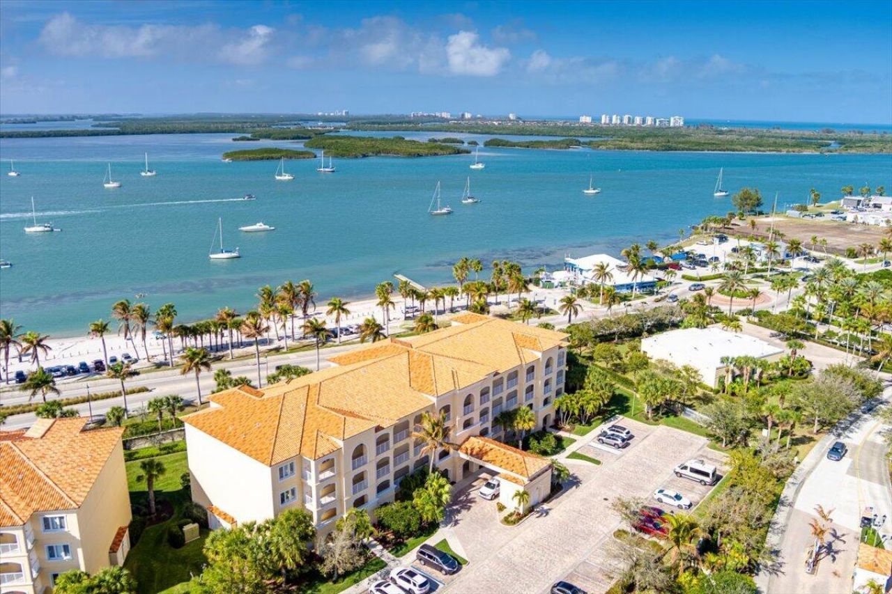 36 Harbour Isle Drive W, Unit 106, Fort Pierce, FL 34949 Photo