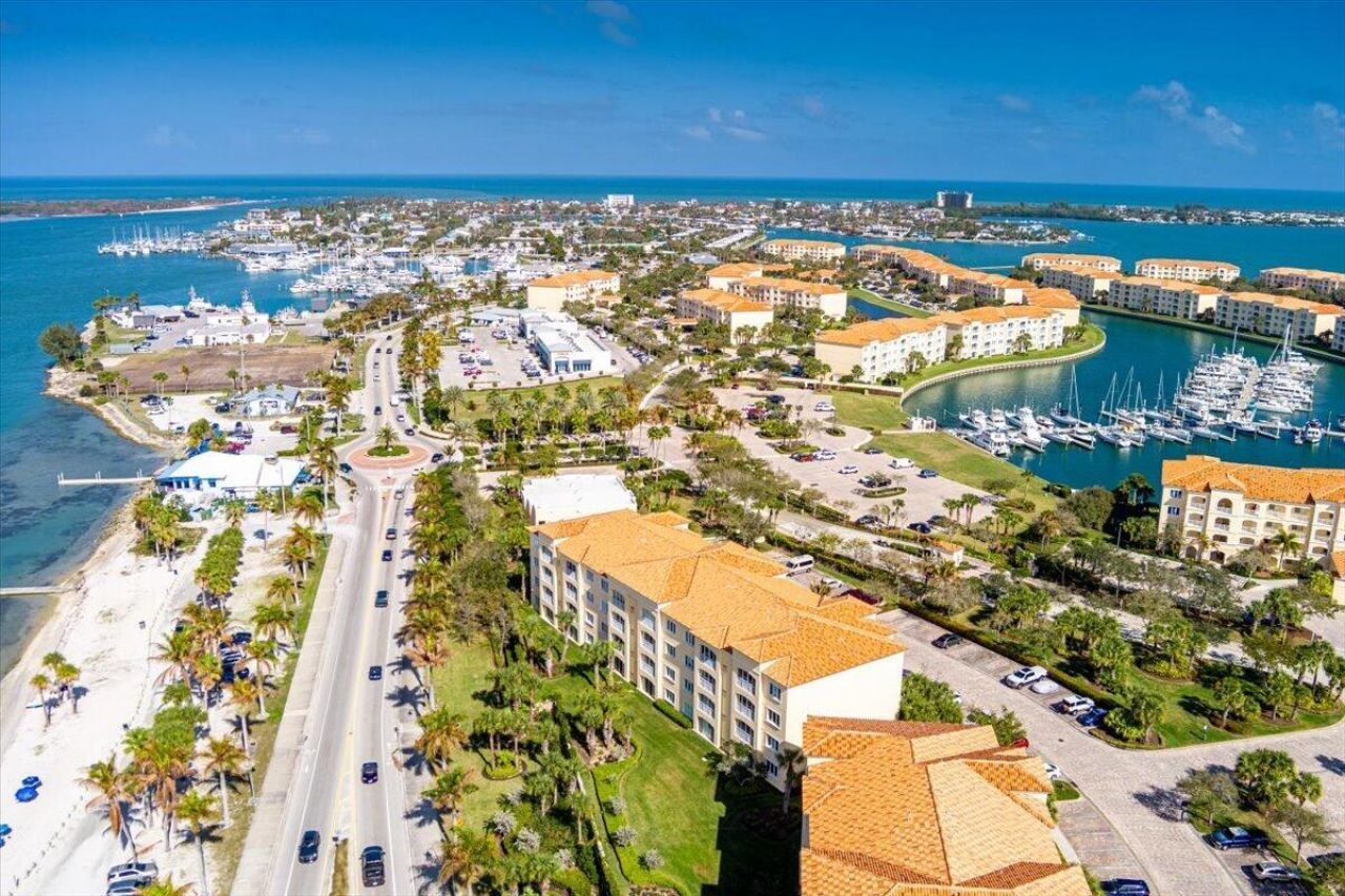 36 Harbour Isle Drive W, Unit 106, Fort Pierce, FL 34949 Photo