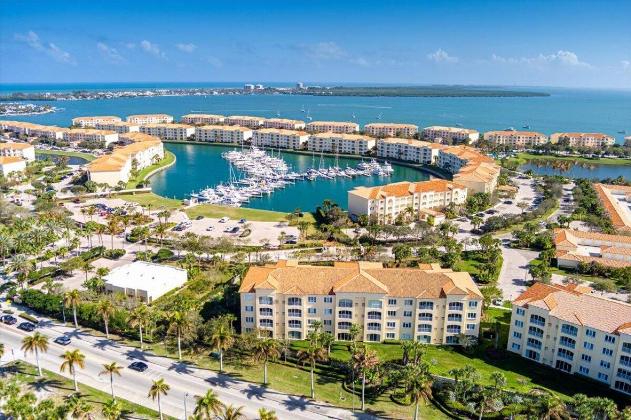 36 Harbour Isle Drive W, Unit 106, Fort Pierce, FL 34949 Photo