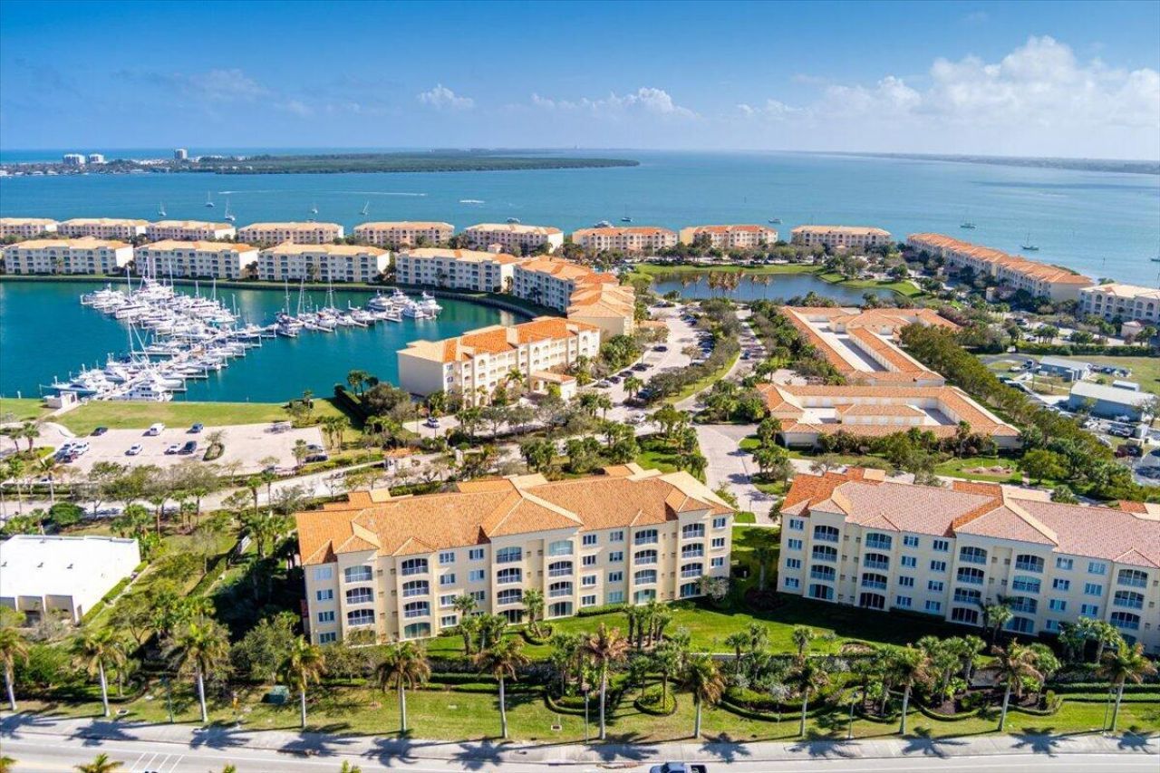 36 Harbour Isle Drive W, Unit 106, Fort Pierce, FL 34949 Photo