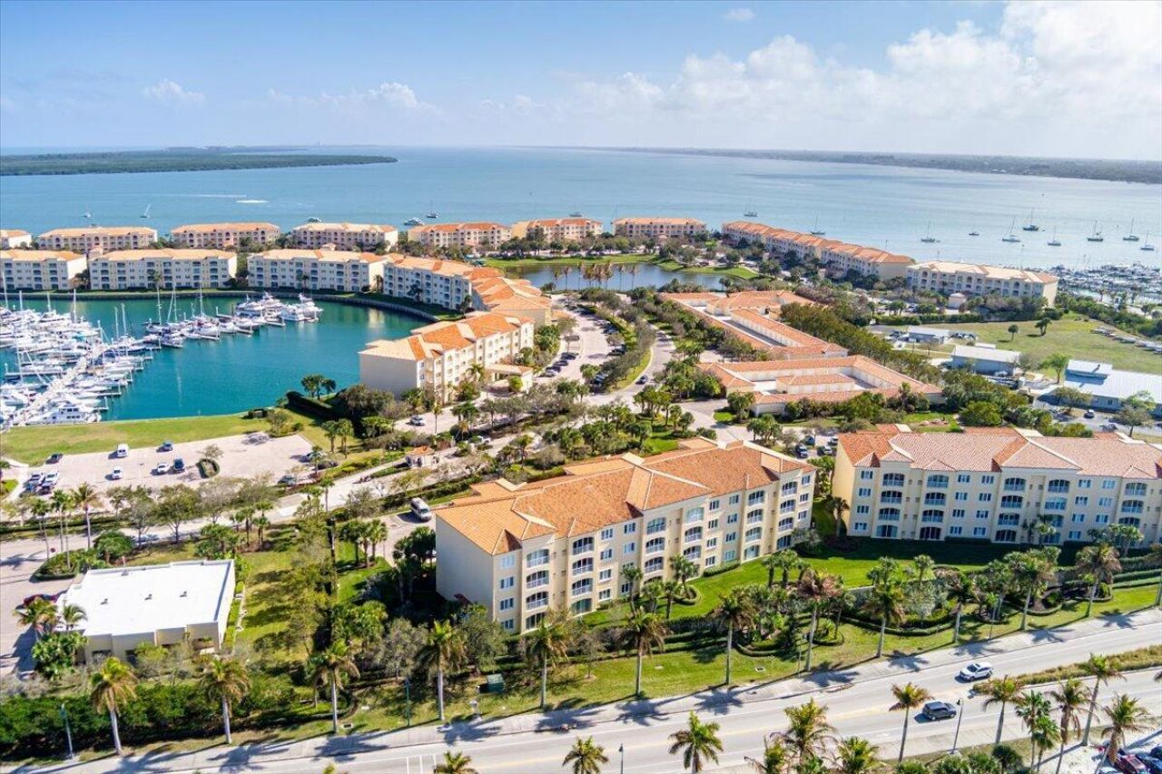 36 Harbour Isle Drive W, Unit 106, Fort Pierce, FL 34949 Photo