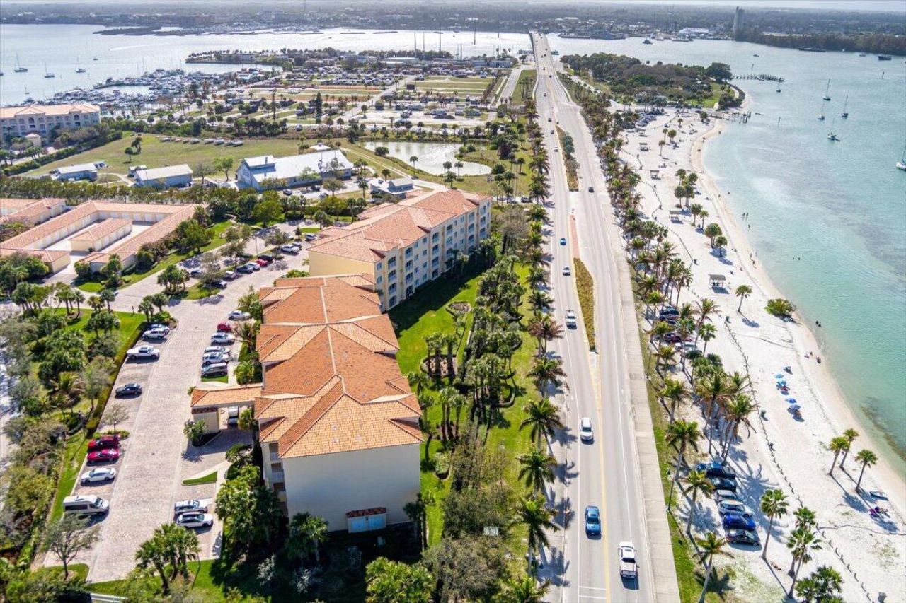 36 Harbour Isle Drive W, Unit 106, Fort Pierce, FL 34949 Photo