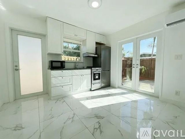 2308 NW 3rd Avenue, Unit 4, Wilton Manors, FL 33311 Photo