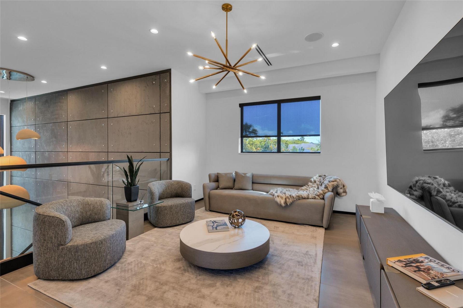 727 NE 17th Way, Fort Lauderdale, FL 33304 Photo