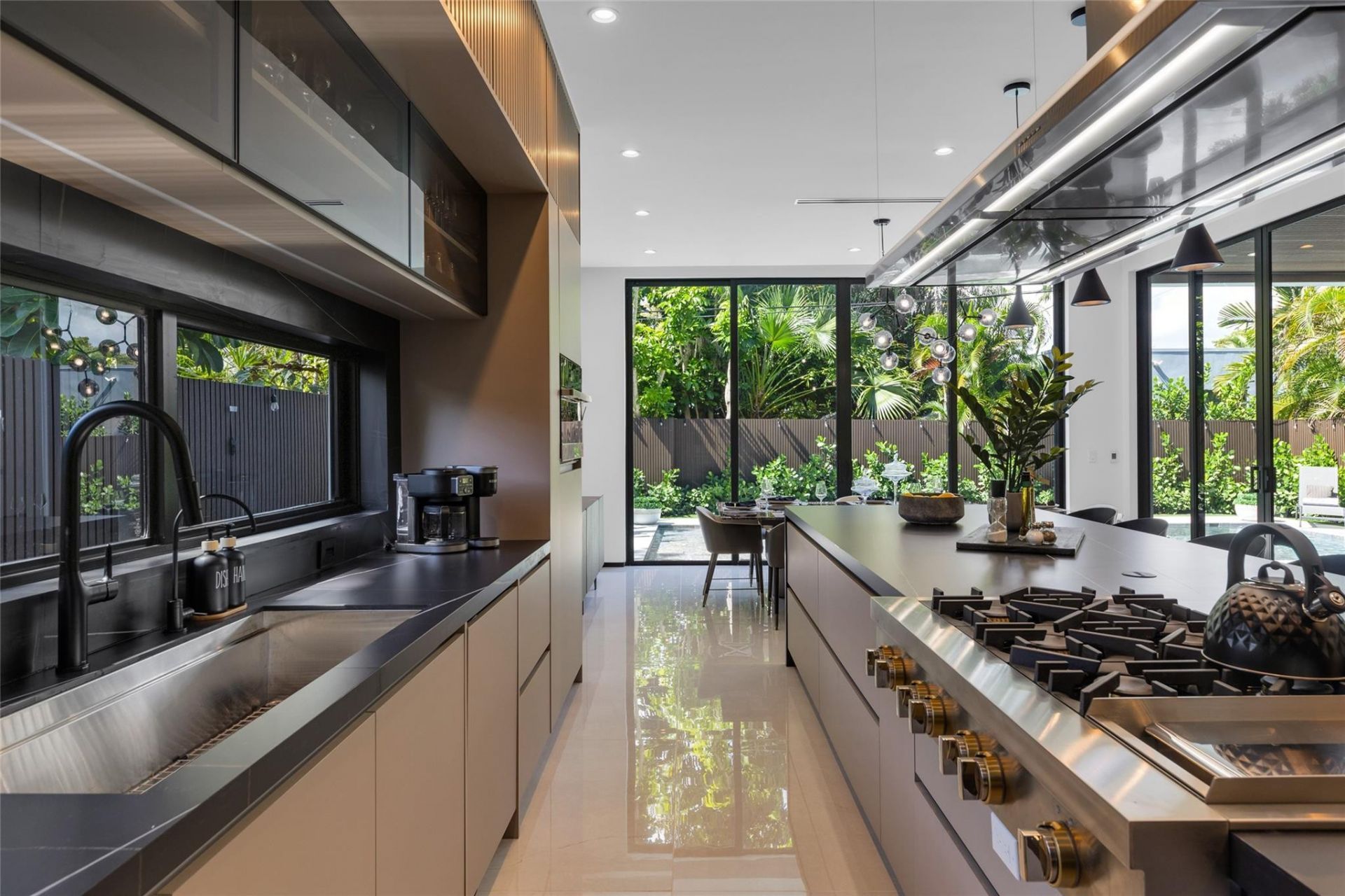 727 NE 17th Way, Fort Lauderdale, FL 33304 Photo