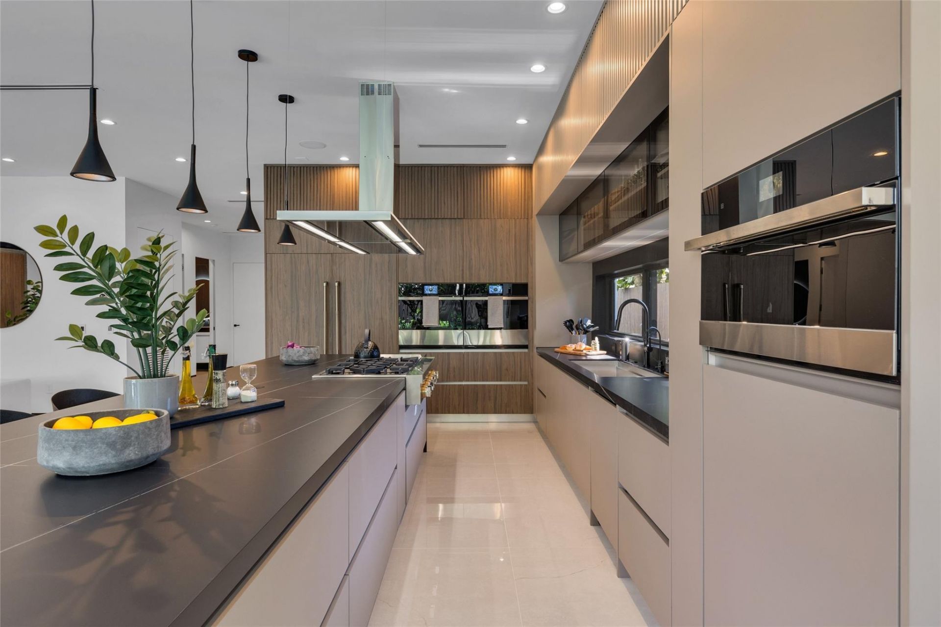 727 NE 17th Way, Fort Lauderdale, FL 33304 Photo