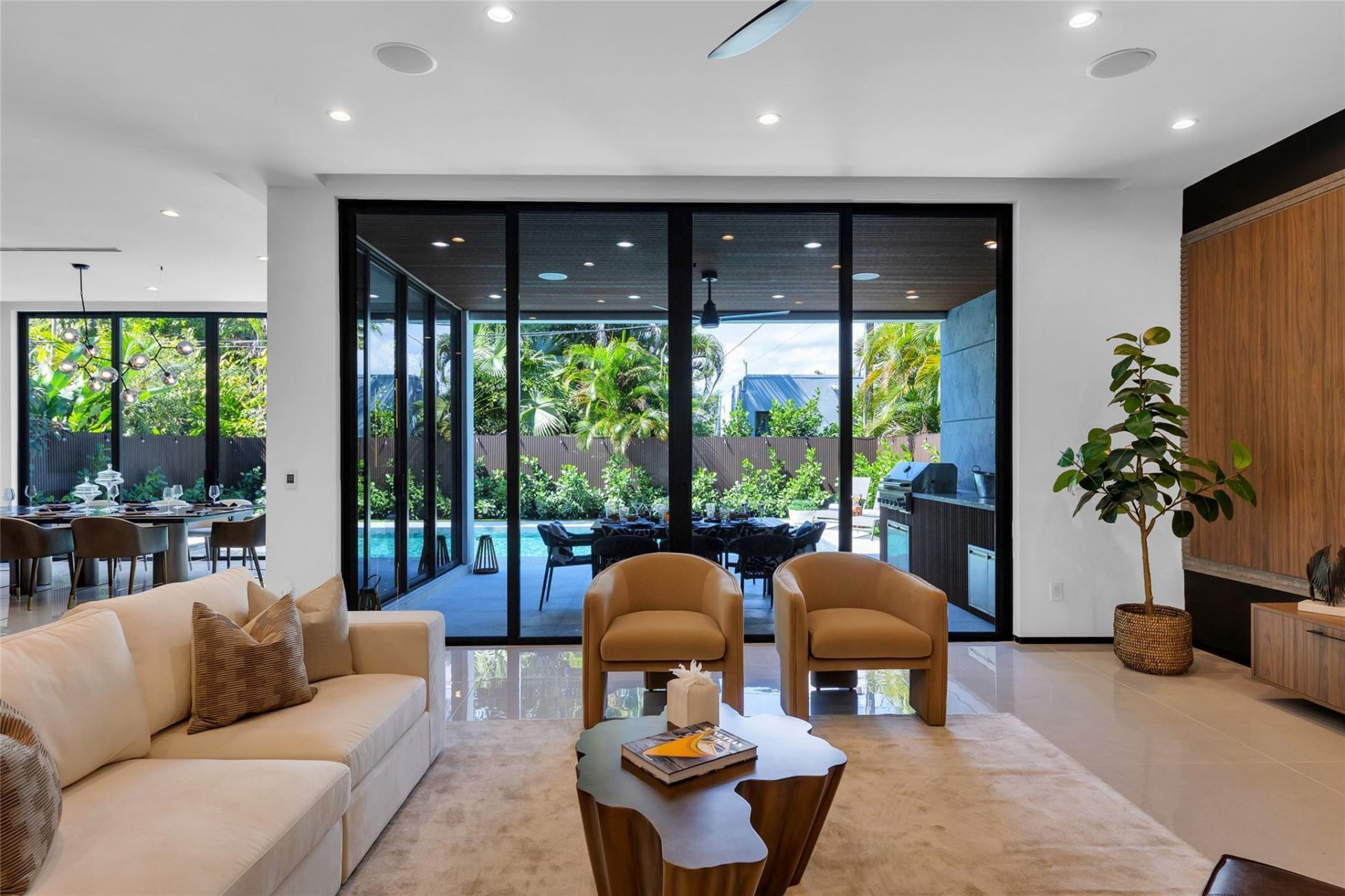 727 NE 17th Way, Fort Lauderdale, FL 33304 Photo