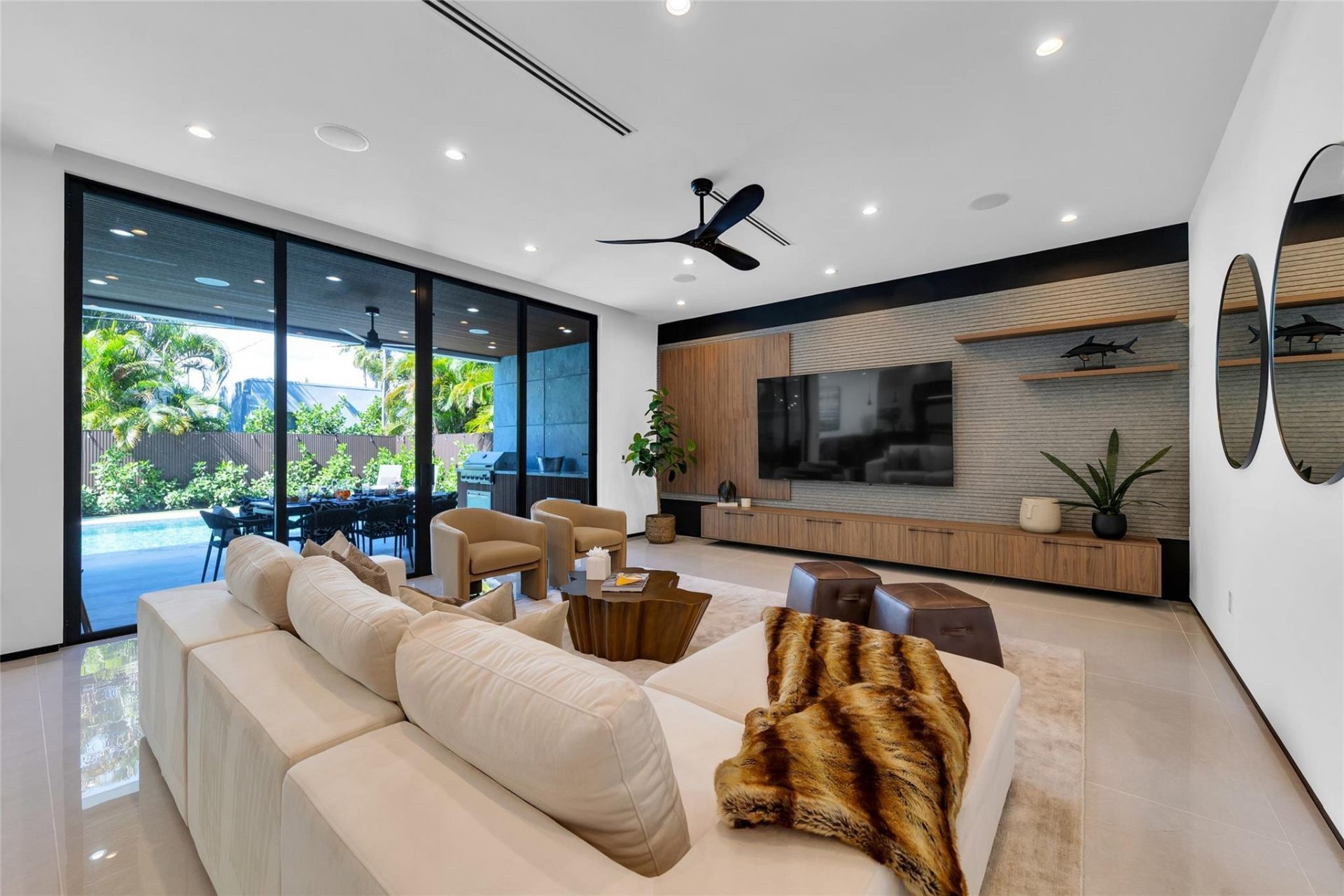 727 NE 17th Way, Fort Lauderdale, FL 33304 Photo