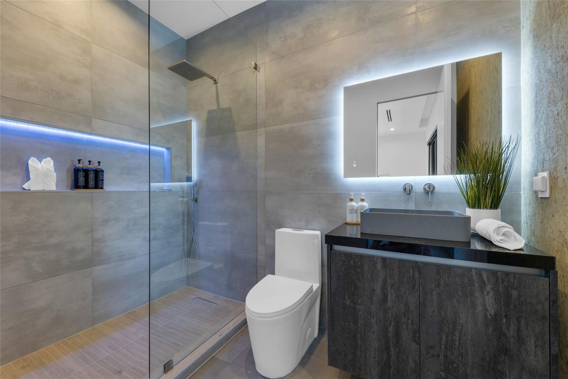 727 NE 17th Way, Fort Lauderdale, FL 33304 Photo