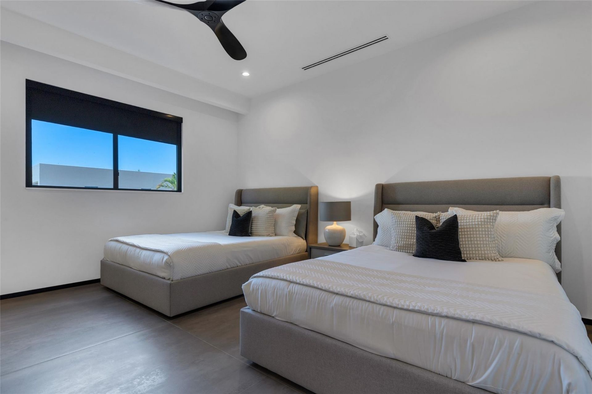 727 NE 17th Way, Fort Lauderdale, FL 33304 Photo