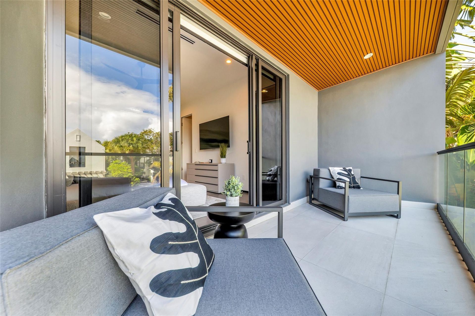 727 NE 17th Way, Fort Lauderdale, FL 33304 Photo