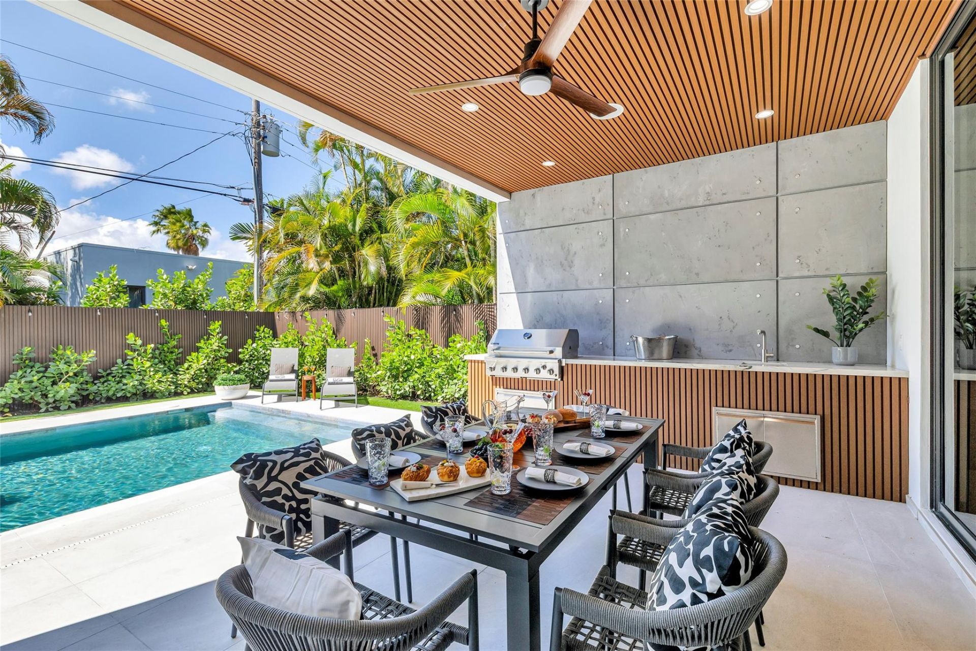 727 NE 17th Way, Fort Lauderdale, FL 33304 Photo