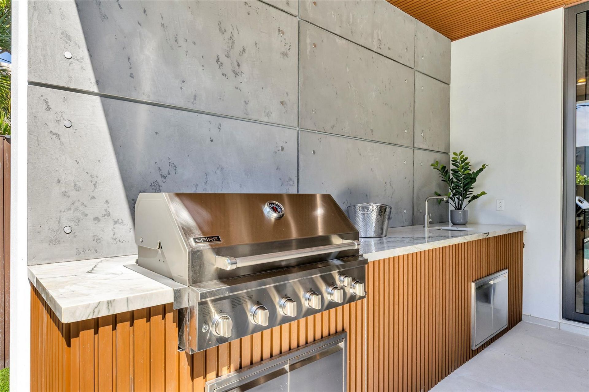 727 NE 17th Way, Fort Lauderdale, FL 33304 Photo