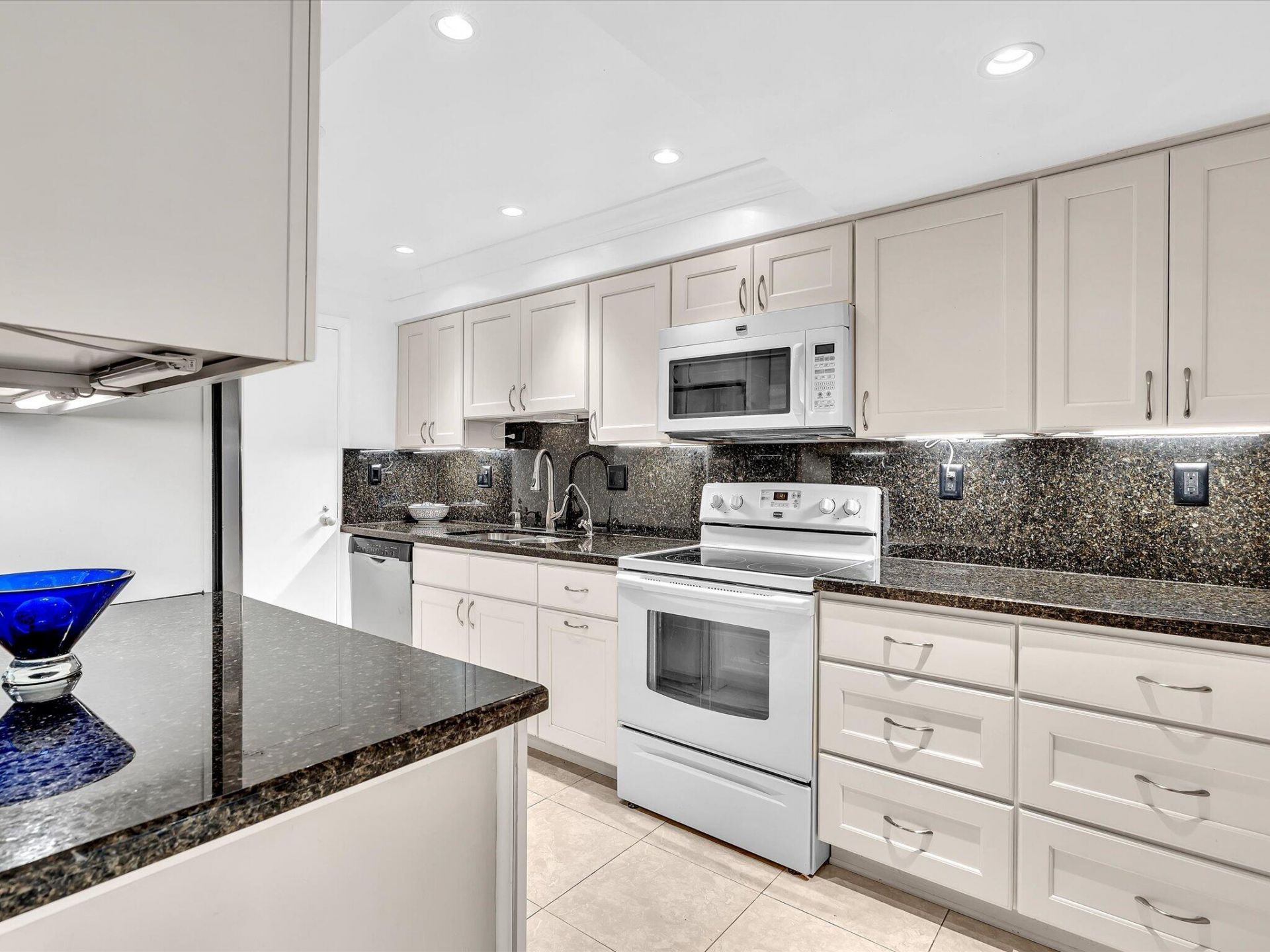 3333 NE 34th Street, Unit 319, Fort Lauderdale, FL 33308 Photo