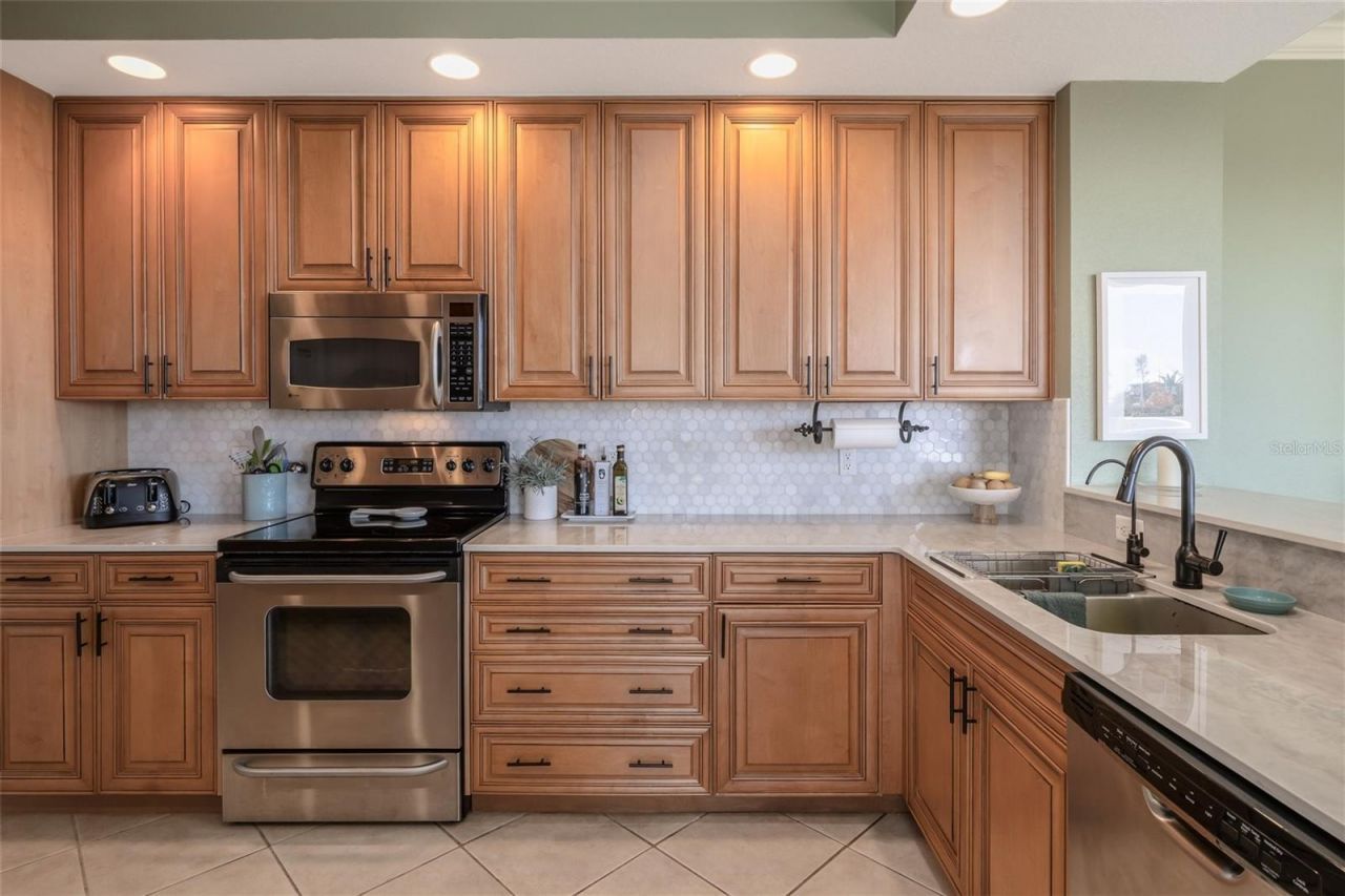 250 Minorca Beach Way, Unit 406, New Smyrna Beach, FL 32169 Photo