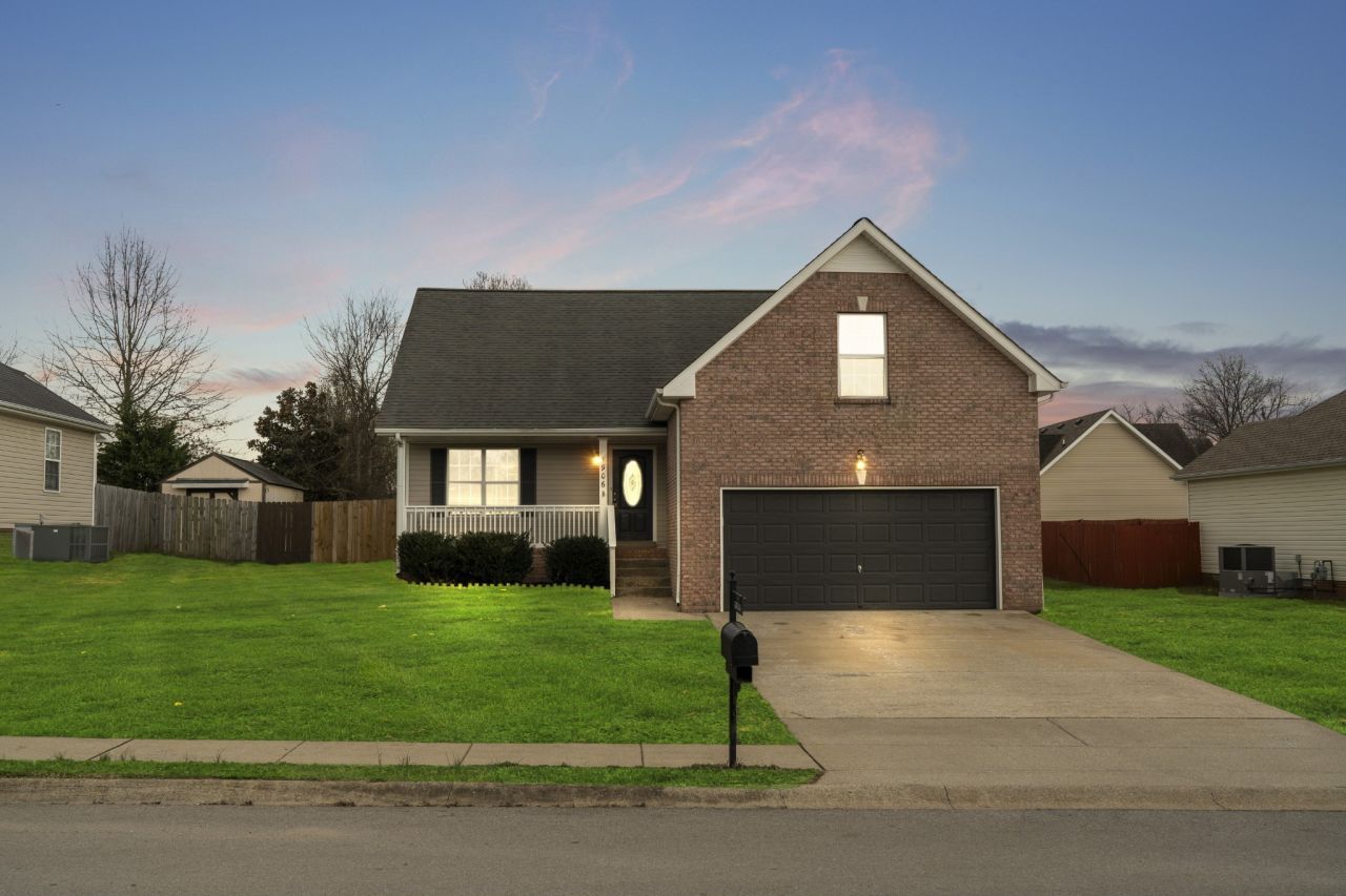 1906 Sydney Louise Dr, Clarksville, TN 37042 Main Photo