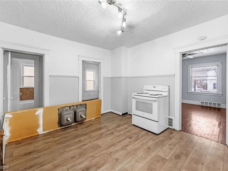 3978 E 55th Street, Newburgh Heights, OH 44105 Photo 11