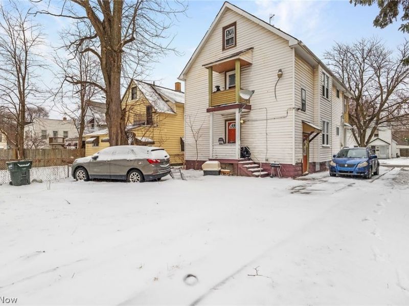 3978 E 55th Street, Newburgh Heights, OH 44105 Photo 3