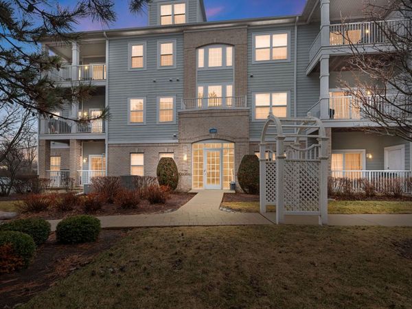 1259 Lake Street , Unit 203, Addison, IL 60101