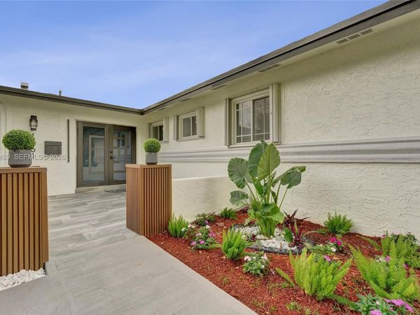 4861 NW 5th St, Plantation, FL 33317