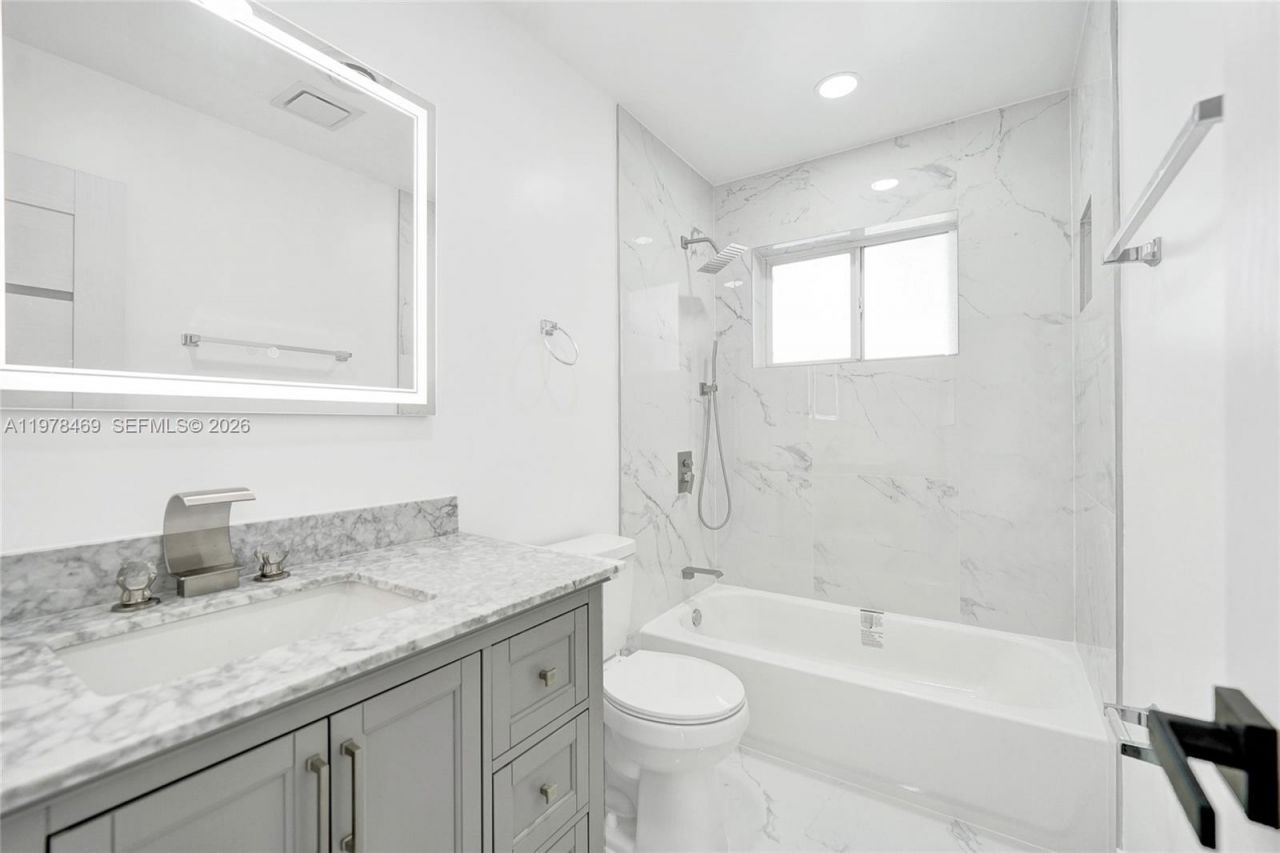 4861 NW 5th St, Plantation, FL 33317 Photo