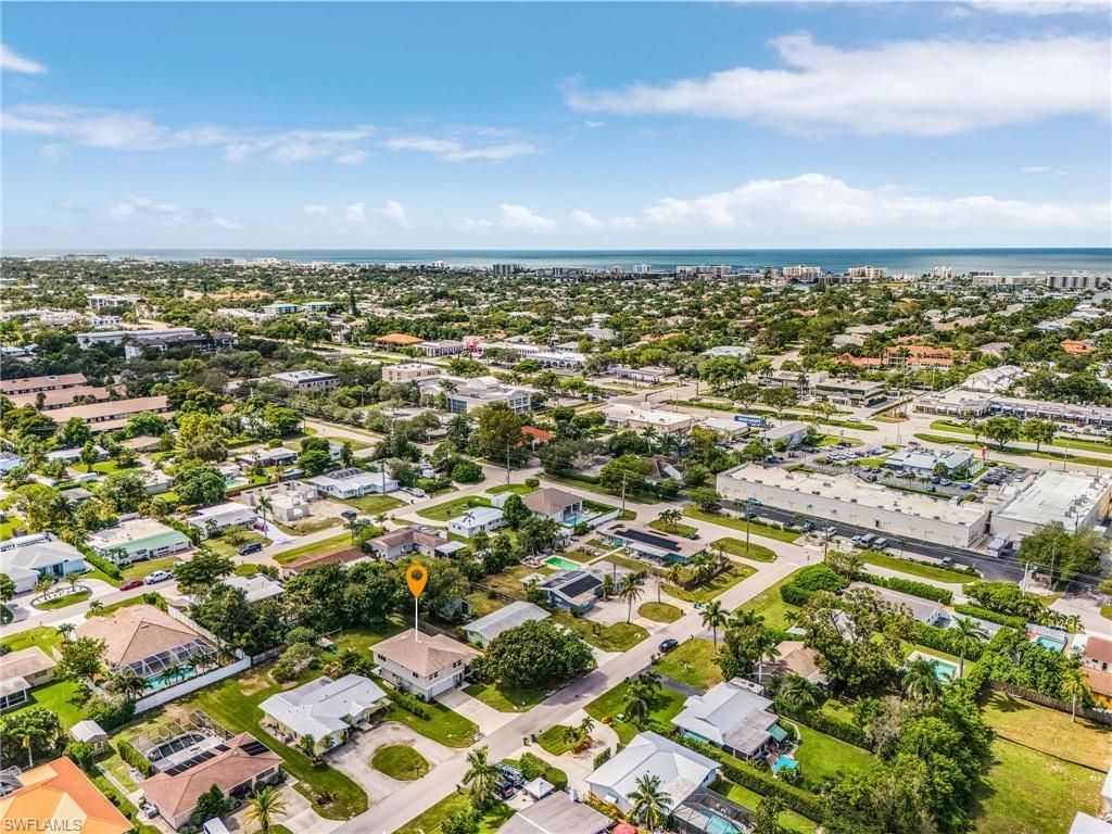 1060 Cooper Dr, Naples, FL 34103 Photo