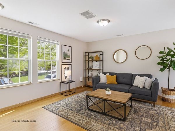 15203 Greenbelt Drive , Urbandale, IA 50323