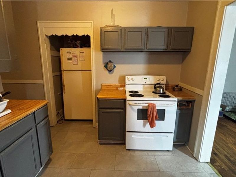 3234 W 110th Street , Cleveland, OH 44111 Photo 25