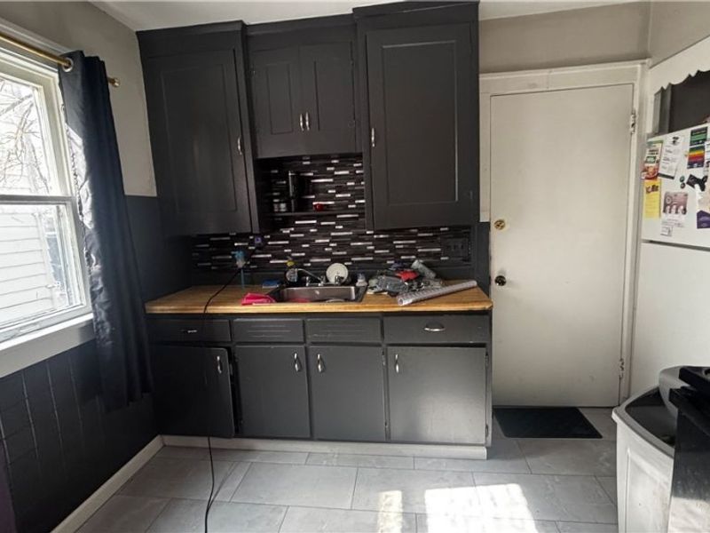 3234 W 110th Street , Cleveland, OH 44111 Photo 3