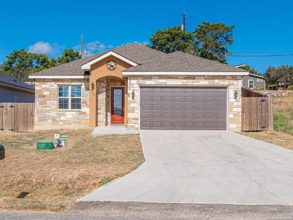 639 Hummingbird Hill, Canyon Lake, TX 78133